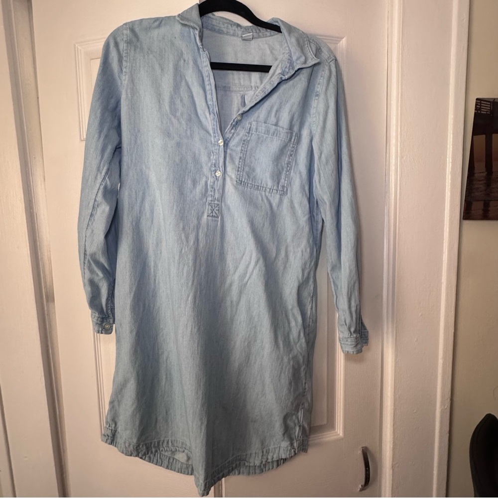 Old Navy Denim Shirt Dress size: M
